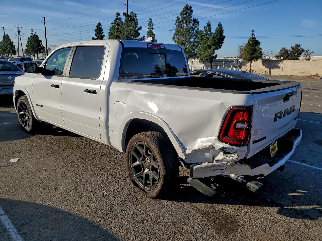 2025 Ram 1500 Laramie - Фото 2