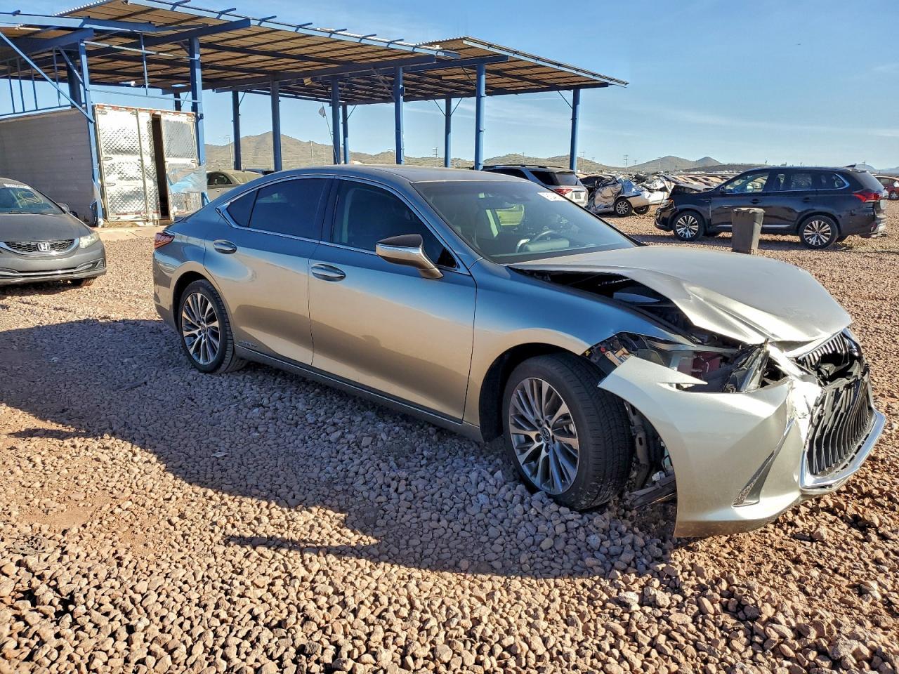 2020 Lexus Es 300H - Фото 4