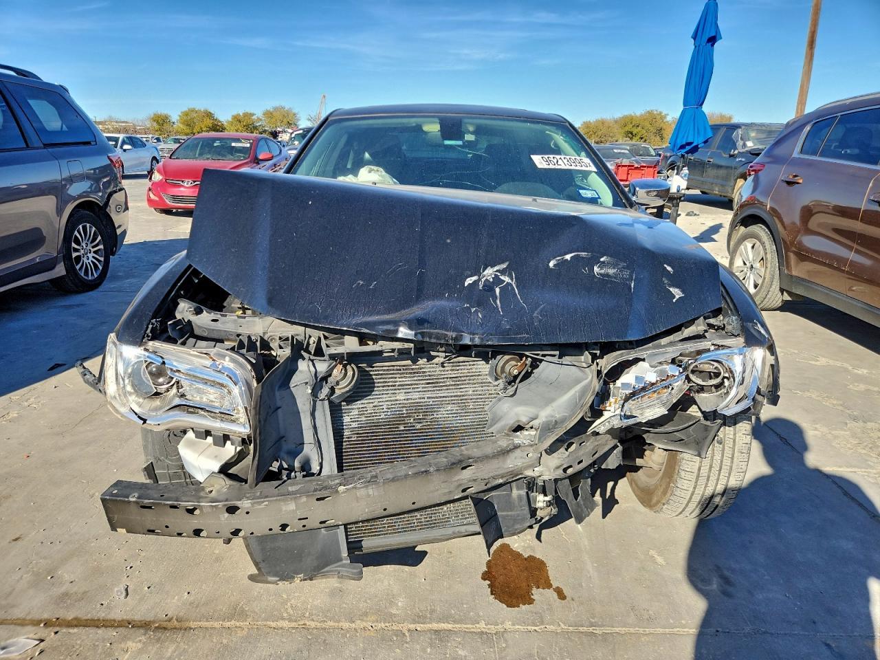 2016 Chrysler 300C - Image 5