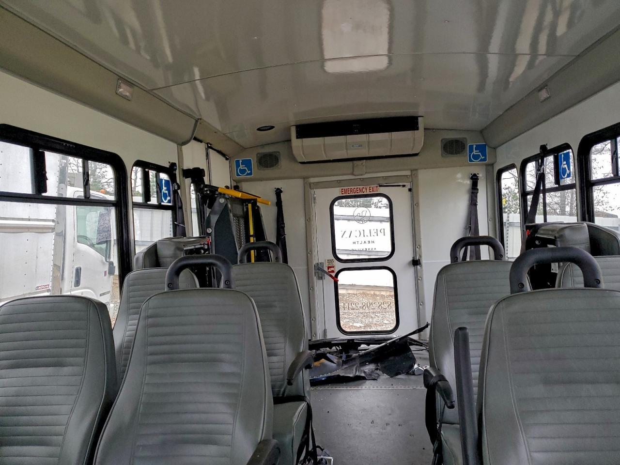 2019 Ford E350 Shuttle Bus - Image 6
