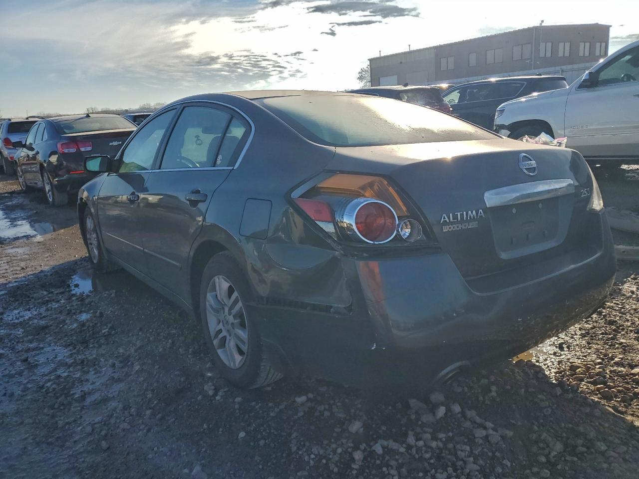 2010 Nissan Altima Base - Image 2
