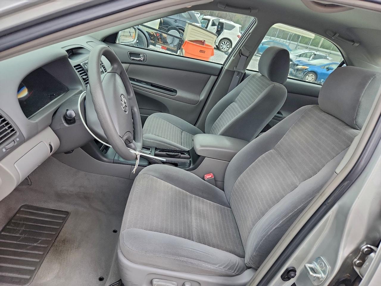 2005 Toyota Camry Le - Image 7