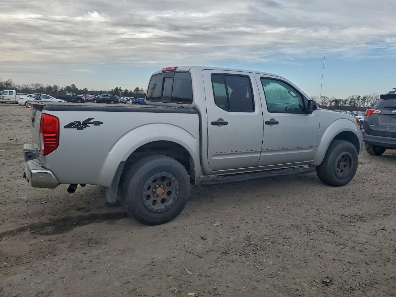 2015 Nissan Frontier S - Image 3