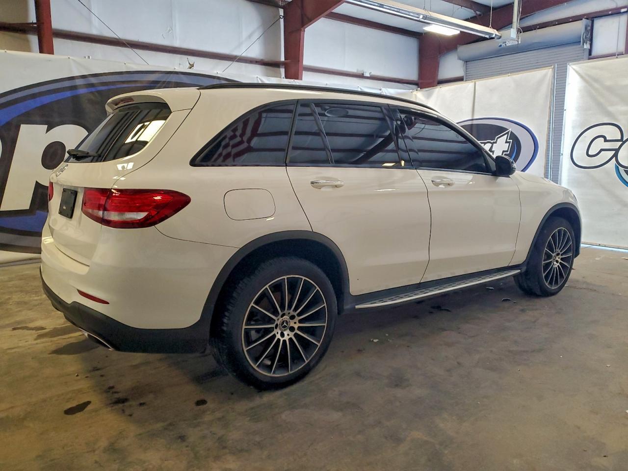 2019 Mercedes-Benz Glc 300 - Image 3