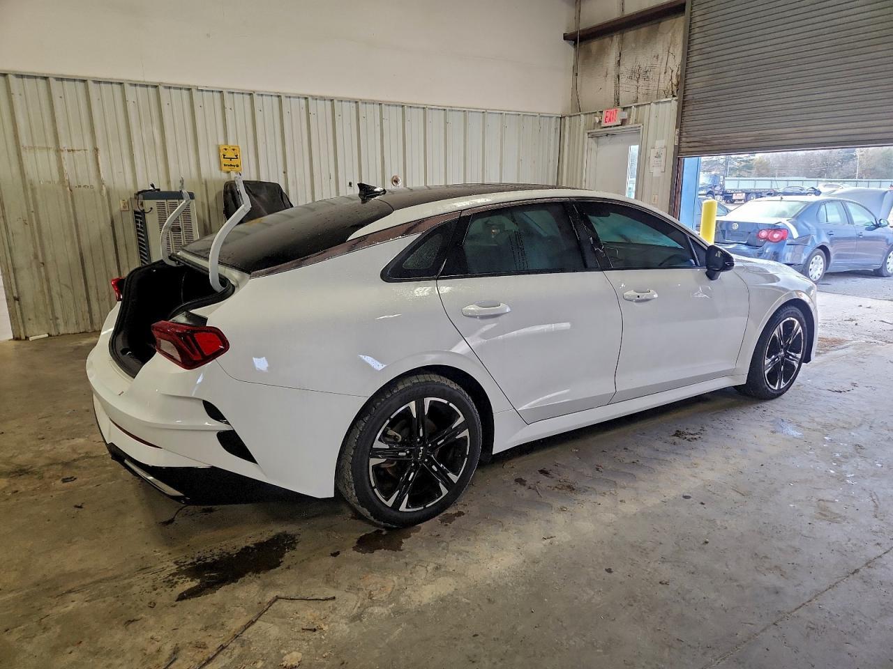 2024 Kia K5 Gt Line - Image 3