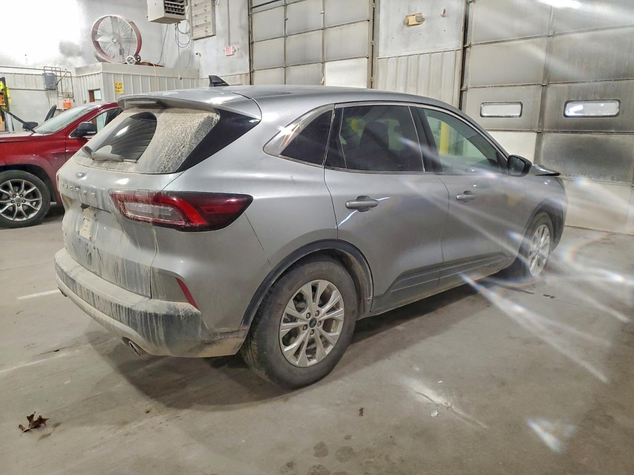 2023 Ford Escape Active - Image 3