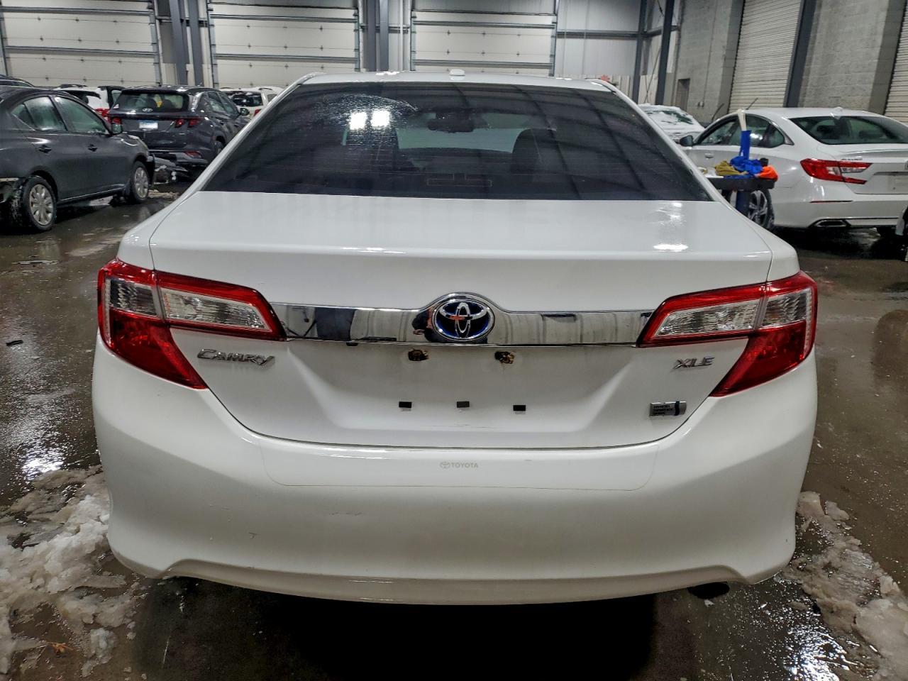 2014 Toyota Camry Hybrid - Фото 6