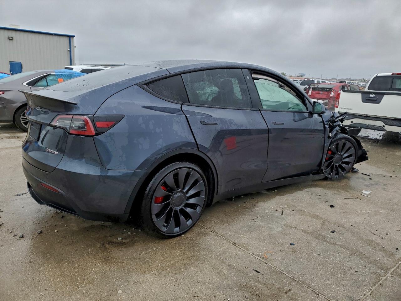 2022 Tesla Model Y - Фото 3