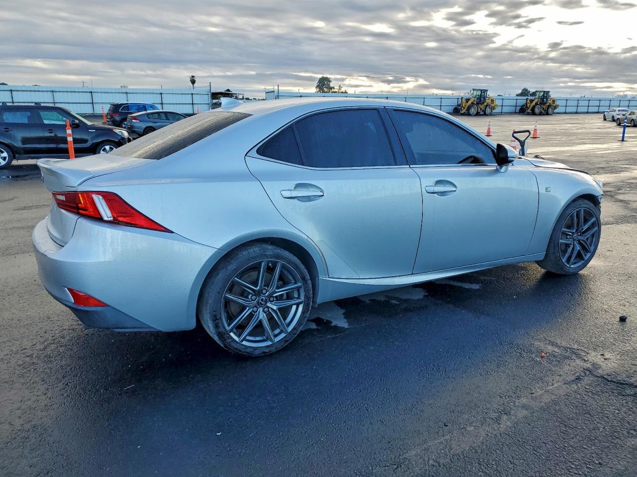 2016 Lexus Is 200T - Фото 3