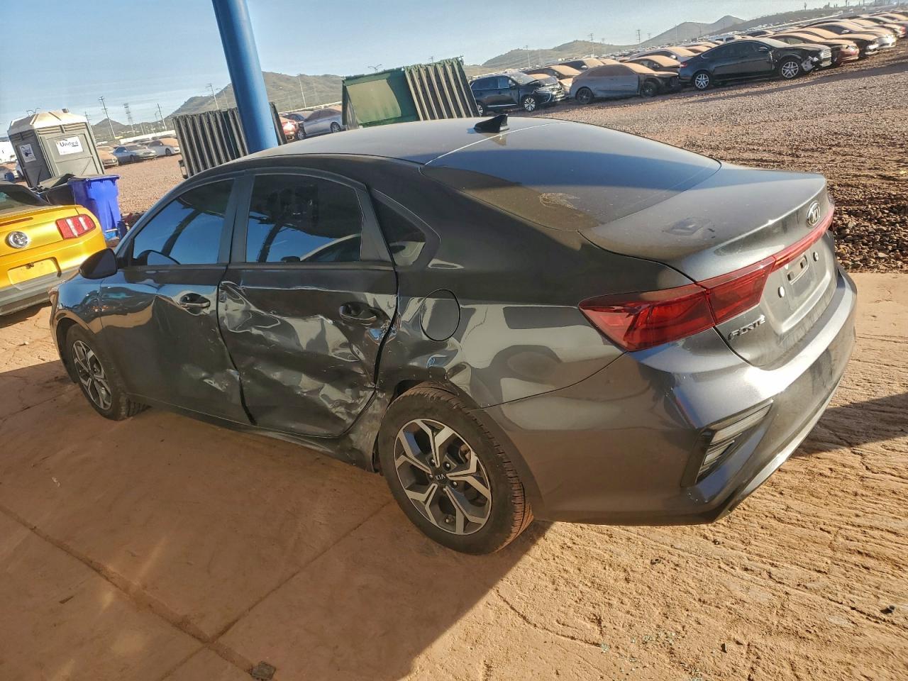 2021 Kia Forte Fe - Фото 2