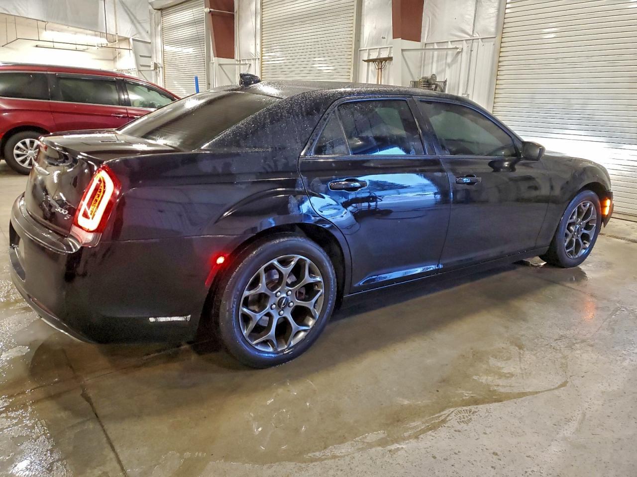 2017 Chrysler 300 S - Фото 3