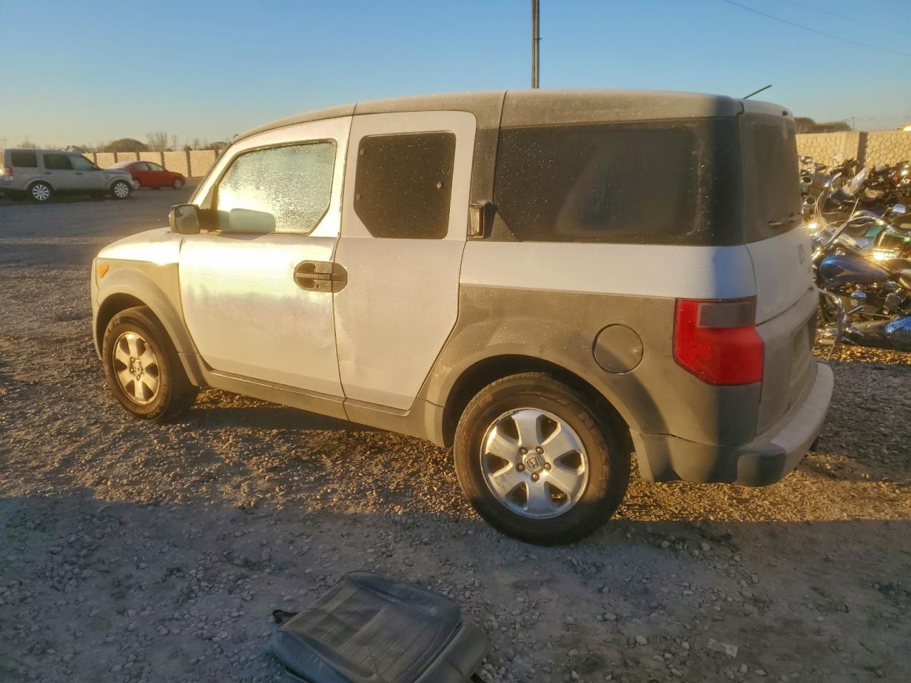 2003 Honda Element Dx - Image 2