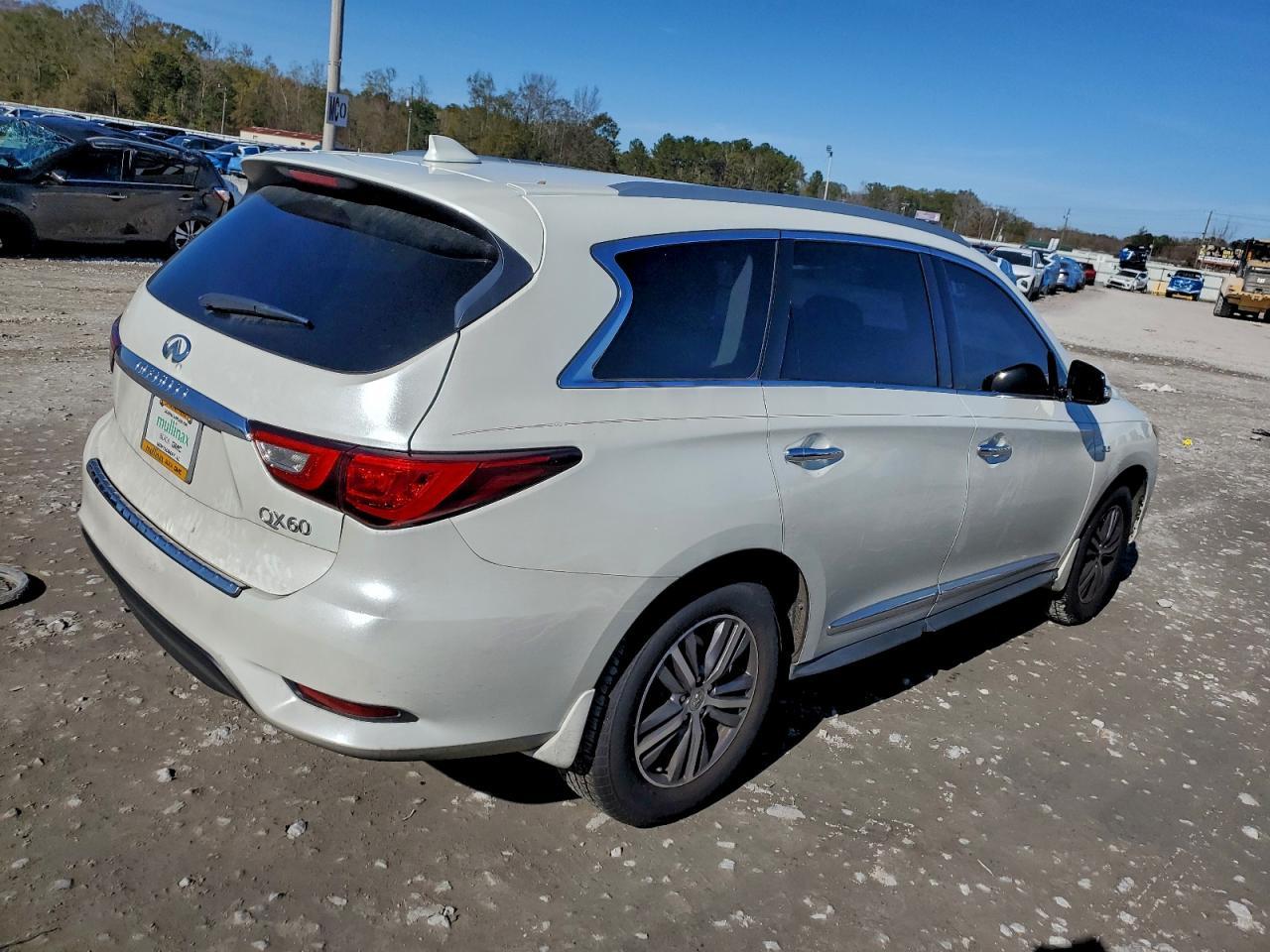 2017 Infiniti Qx60 - Image 3