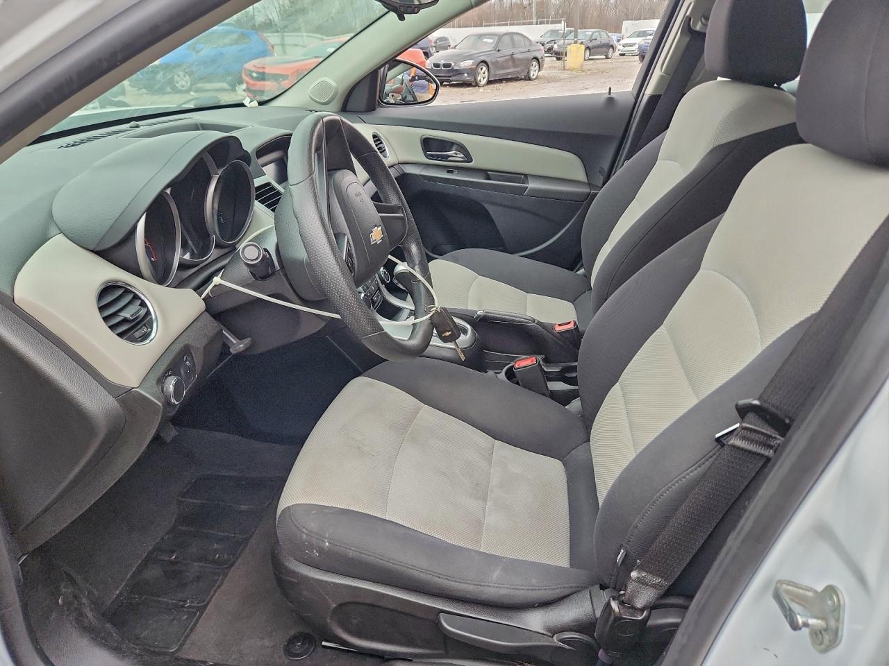 2014 Chevrolet Cruze Ls - Фото 7