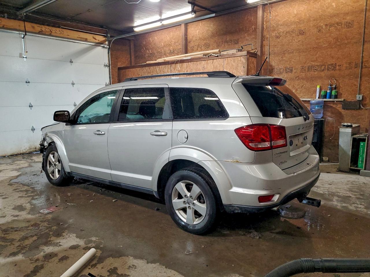 2011 Dodge Journey Mainstreet - Фото 2