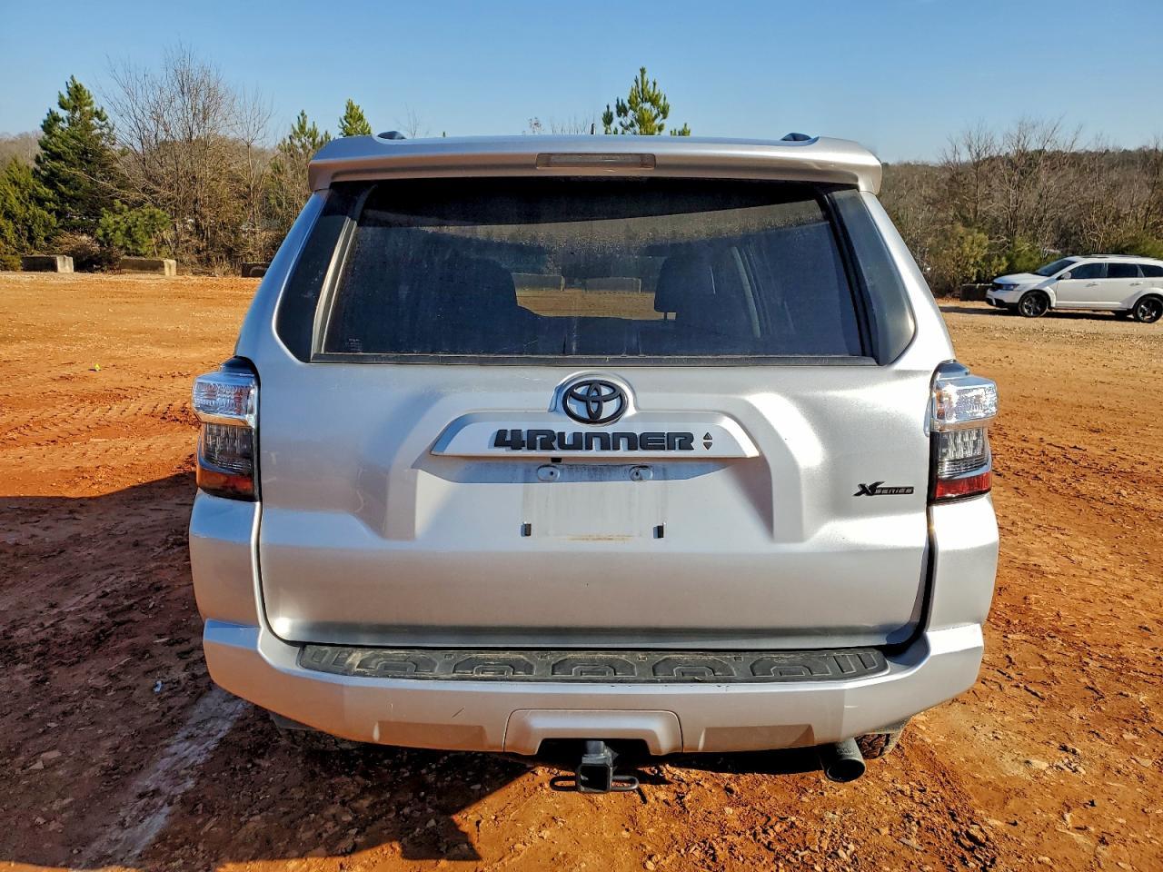 2023 Toyota 4Runner Se - Image 6