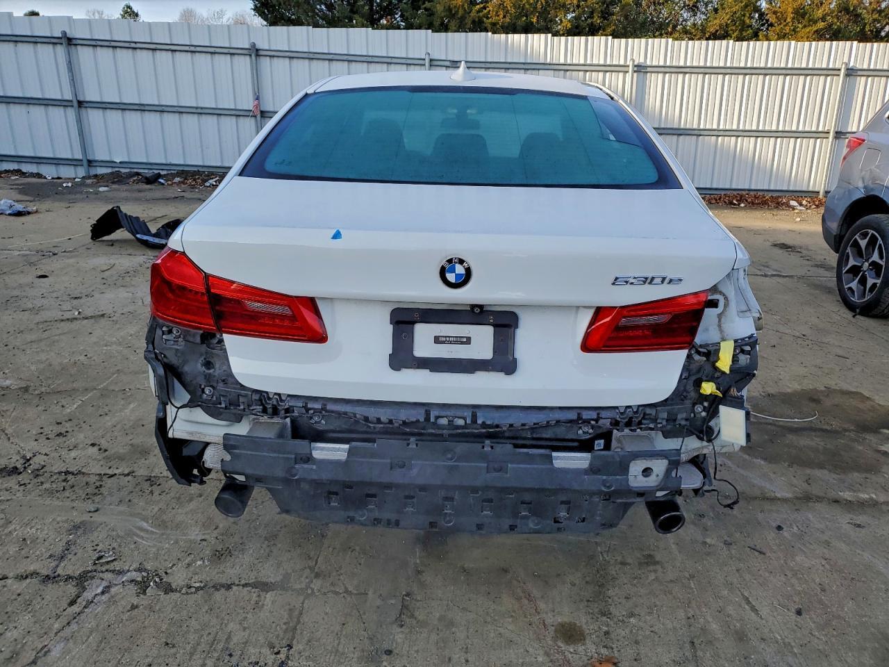 2018 BMW 530Xe - Image 6