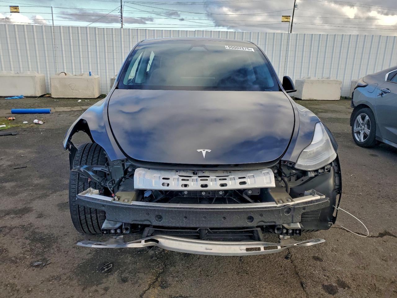 2024 Tesla Model Y - Фото 5