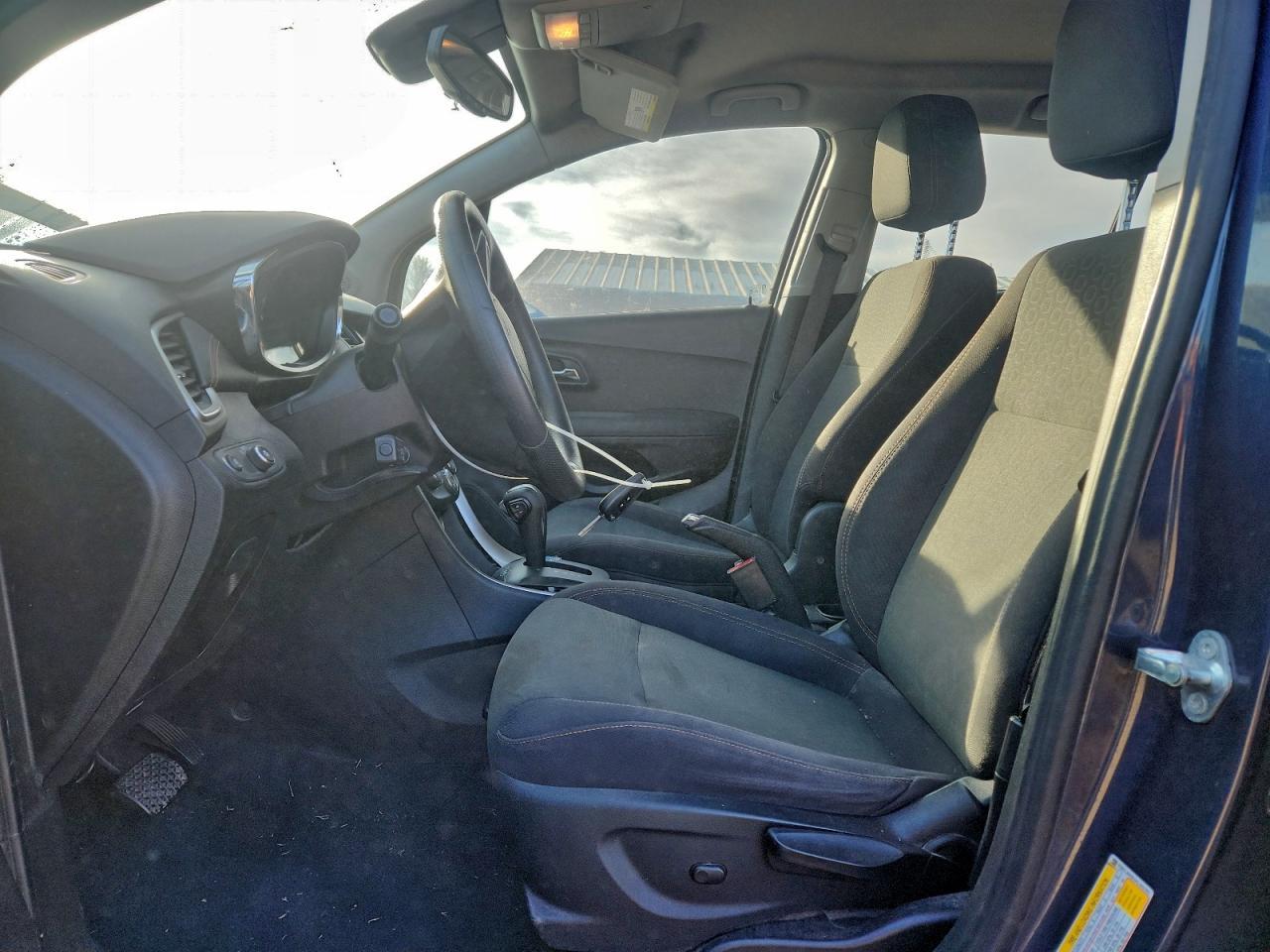 2019 Chevrolet Trax Ls - Image 7