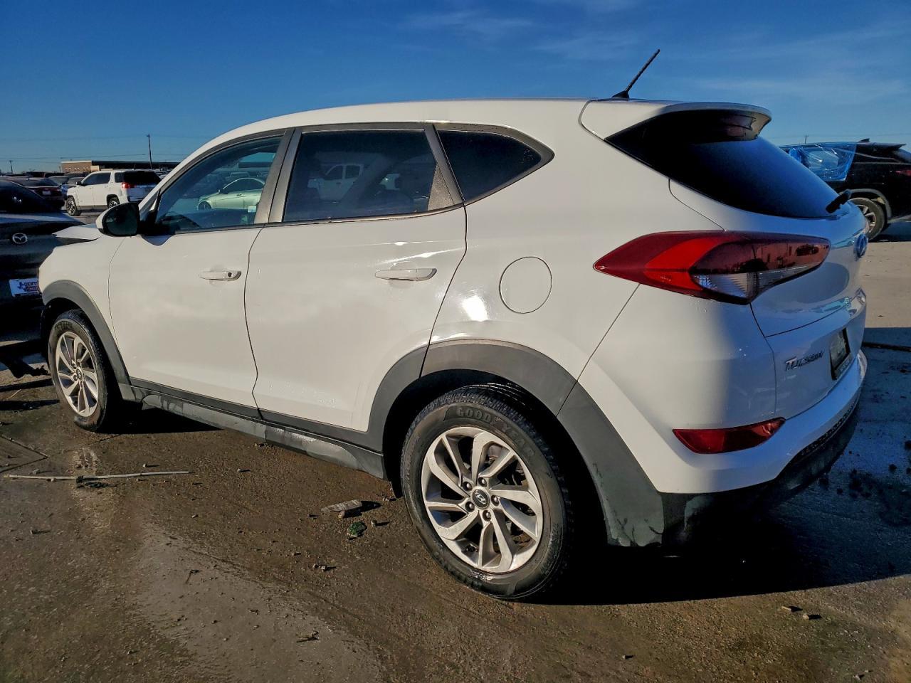 2018 Hyundai Tucson Se - Image 2