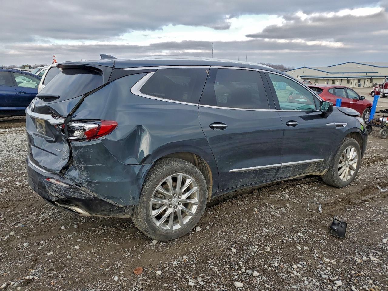 2019 Buick Enclave Essence - Image 3