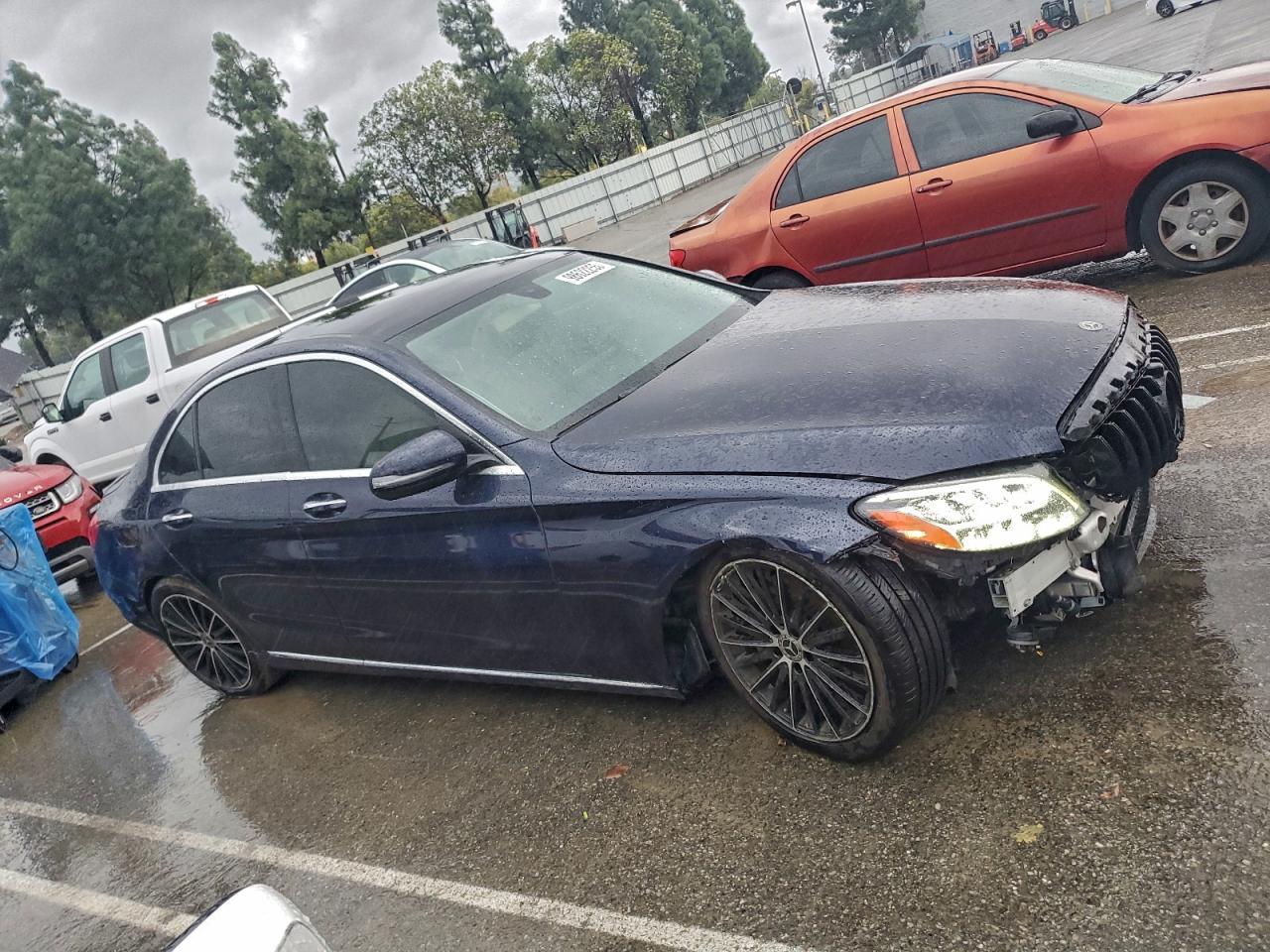 2019 Mercedes-Benz C 300 - Фото 4