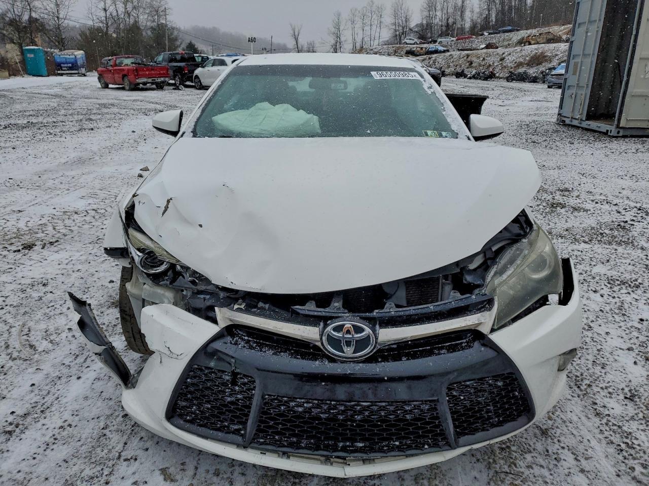 2016 Toyota Camry Le - Фото 5