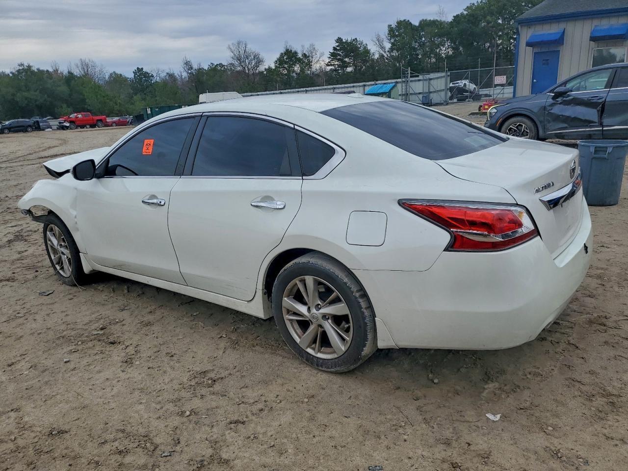 2015 Nissan Altima 2.5 - Фото 2