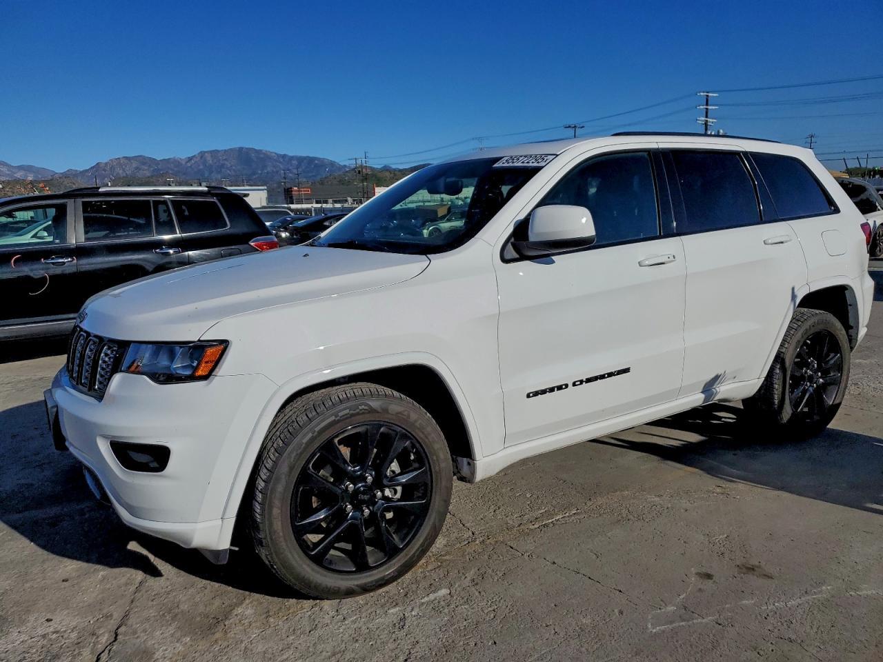 2020 Jeep Grand Cherokee Laredo