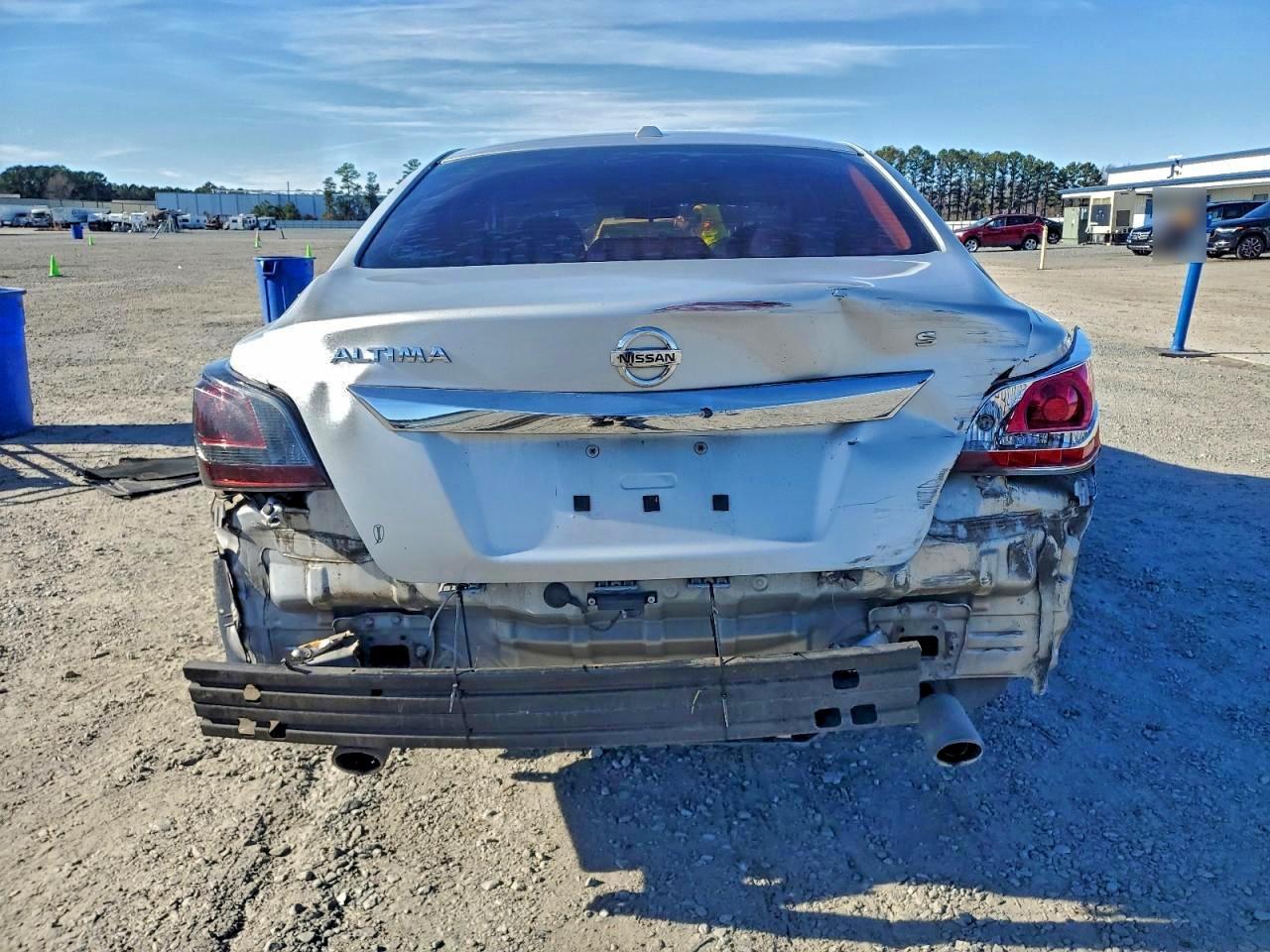 2015 Nissan Altima 2.5 - Image 6