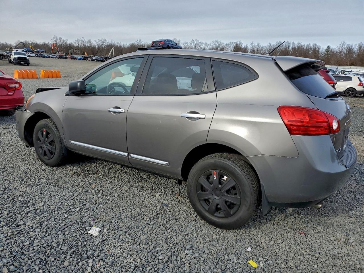 2013 Nissan Rogue S - Image 2