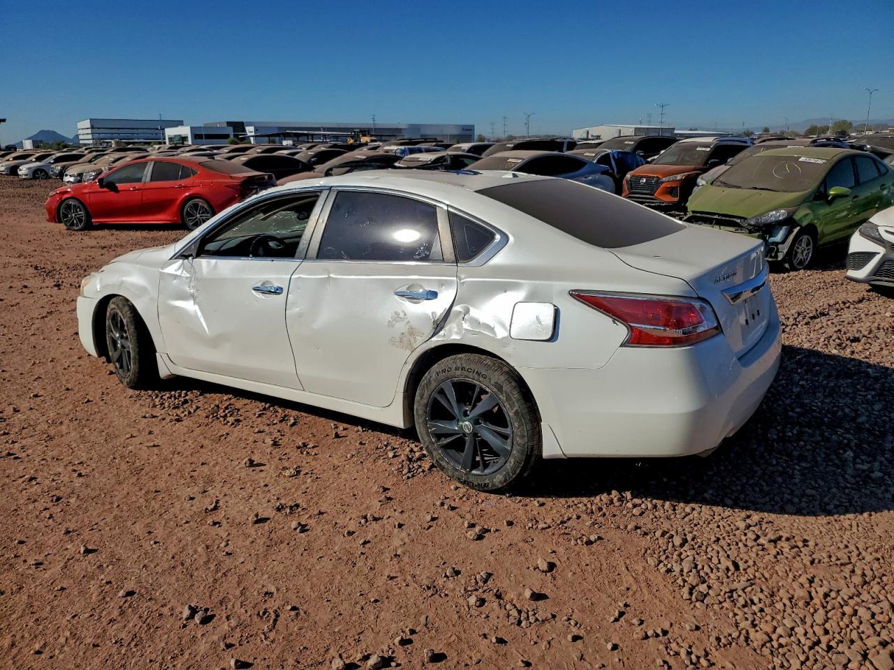 2015 Nissan Altima 2.5 - Фото 2