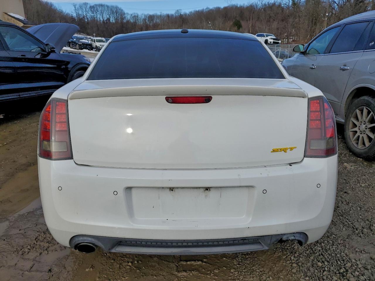 2014 Chrysler 300 Srt-8 - Image 6