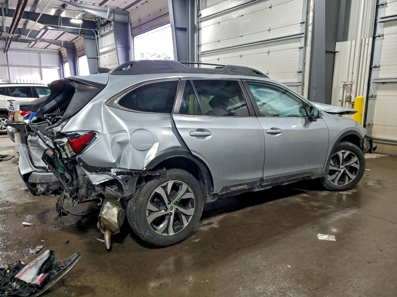 2021 Subaru Outback Limited Xt - Image 3