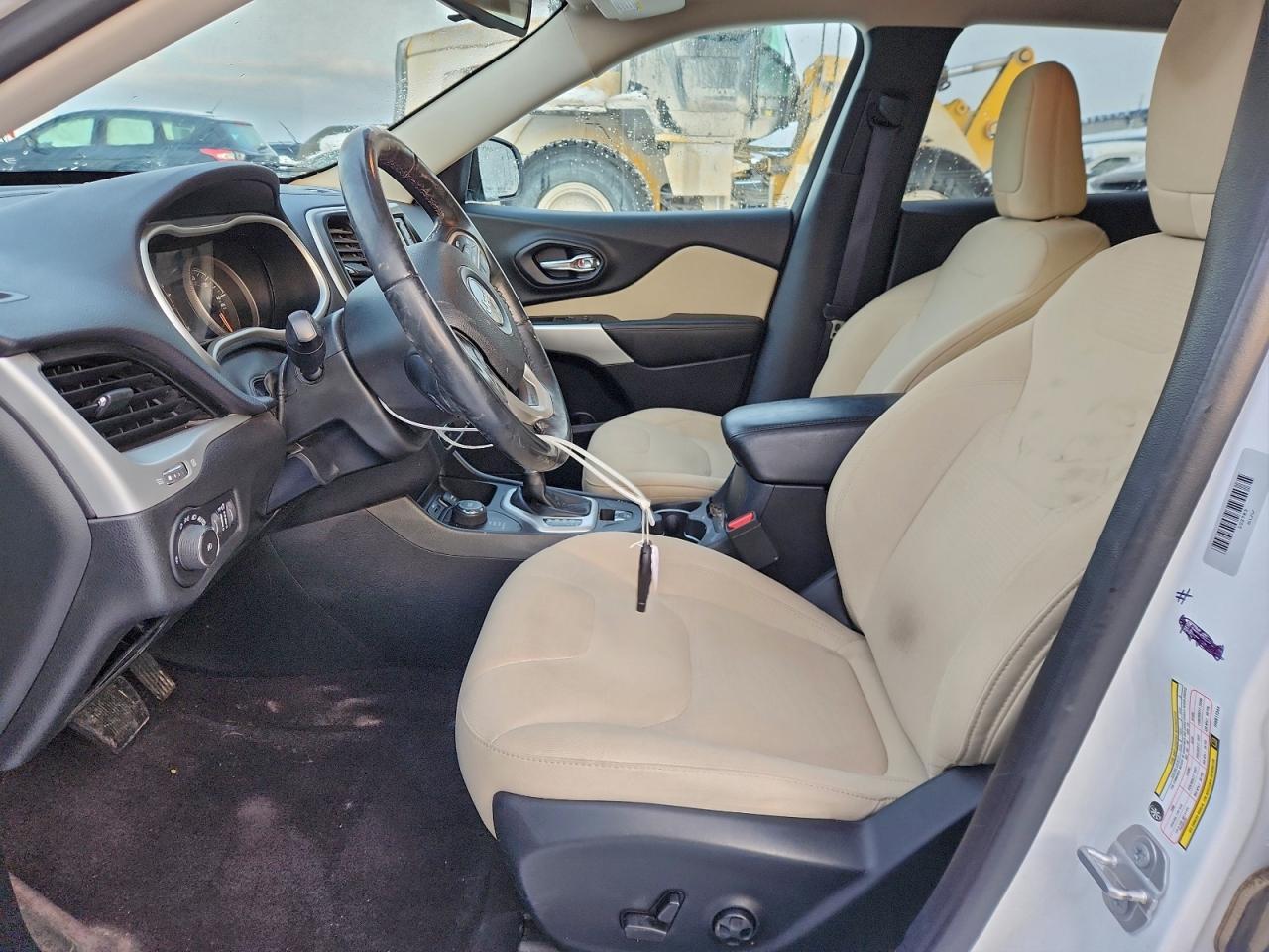 2017 Jeep Cherokee Latitude - Image 7