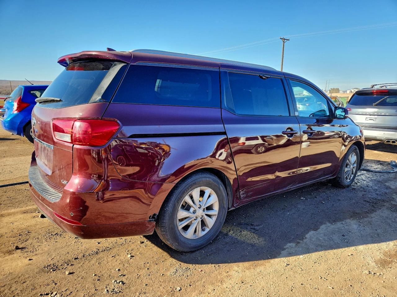 2017 Kia Sedona Lx - Image 3