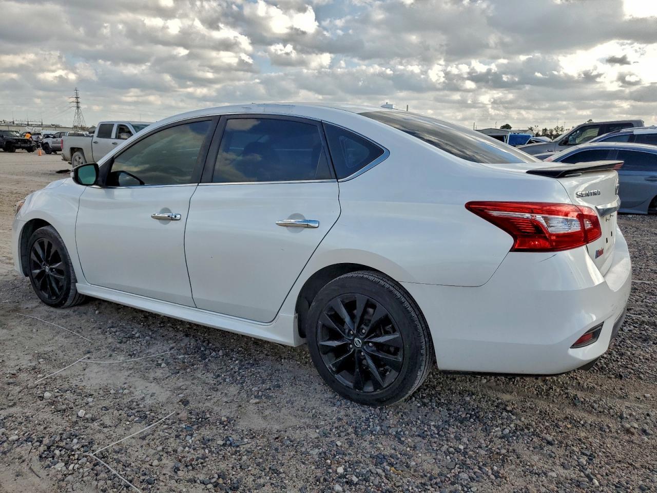 2017 Nissan Sentra Sr Turbo - Фото 2