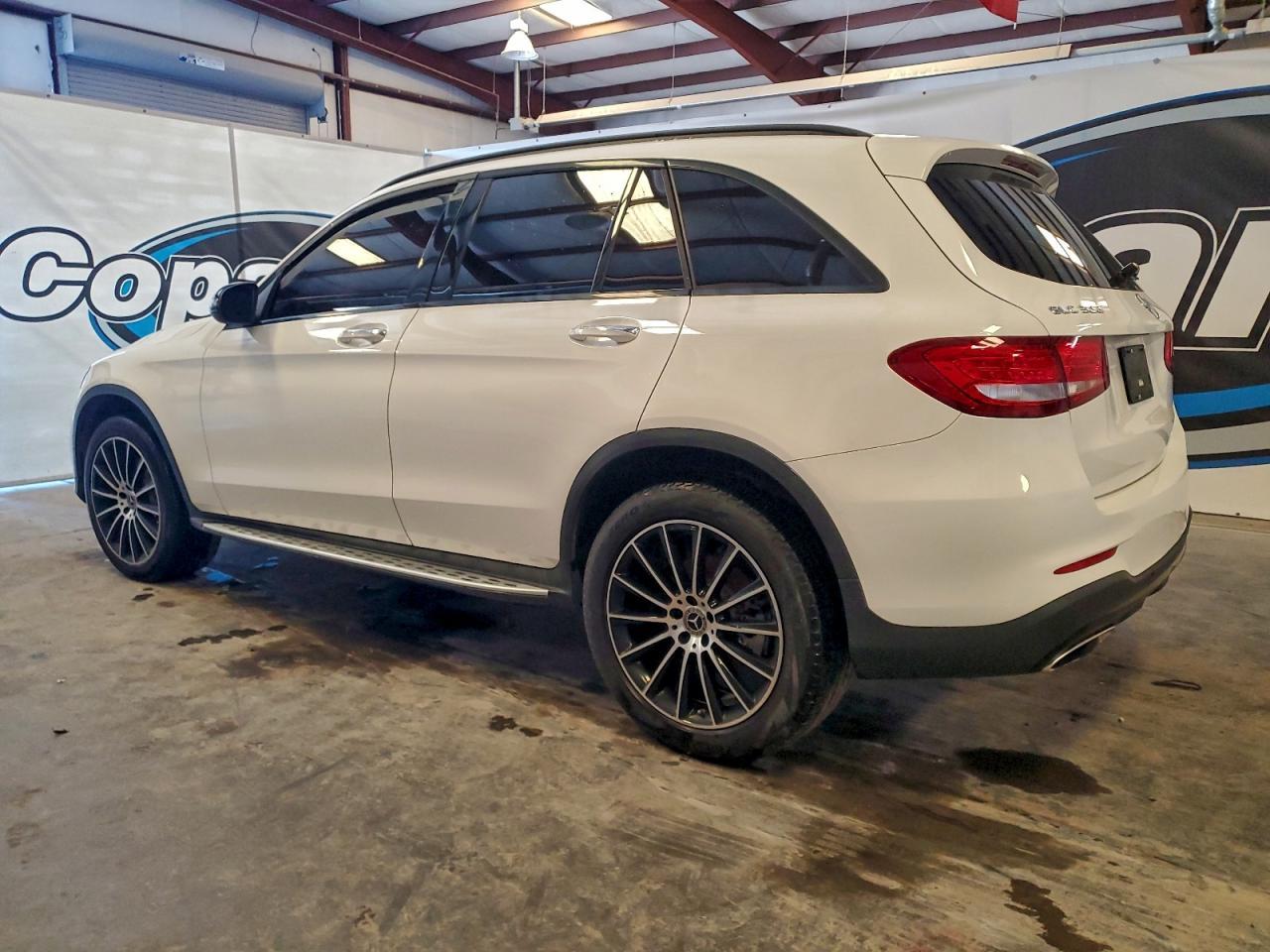 2019 Mercedes-Benz Glc 300 - Image 2