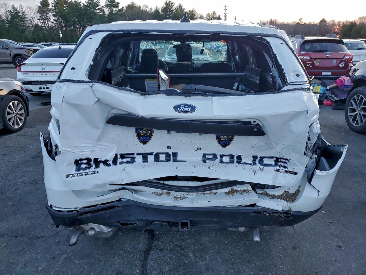 2023 Ford Explorer Police Interceptor - Image 6