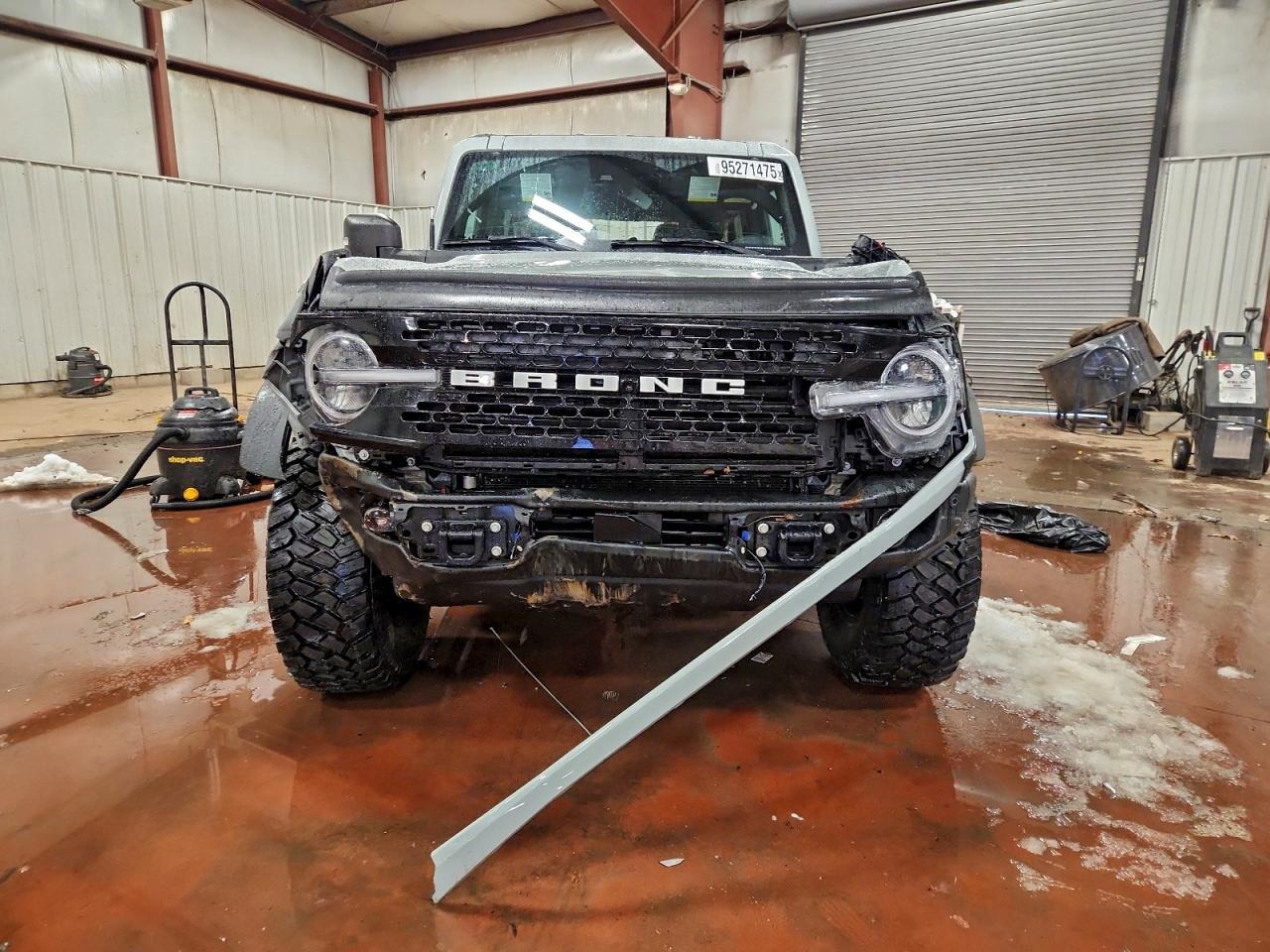 2023 Ford Bronco Base - Фото 5