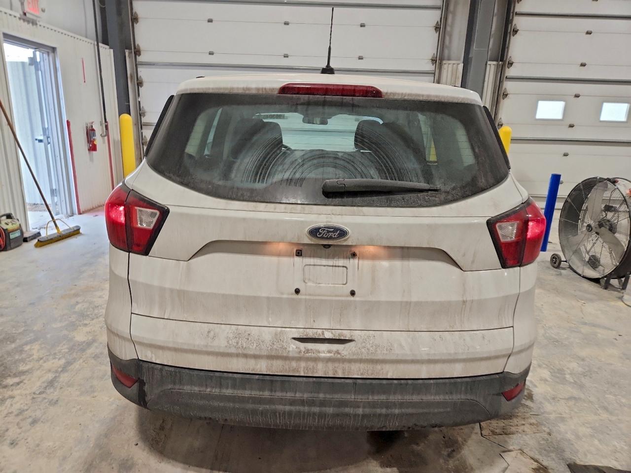 2019 Ford Escape S - Фото 6