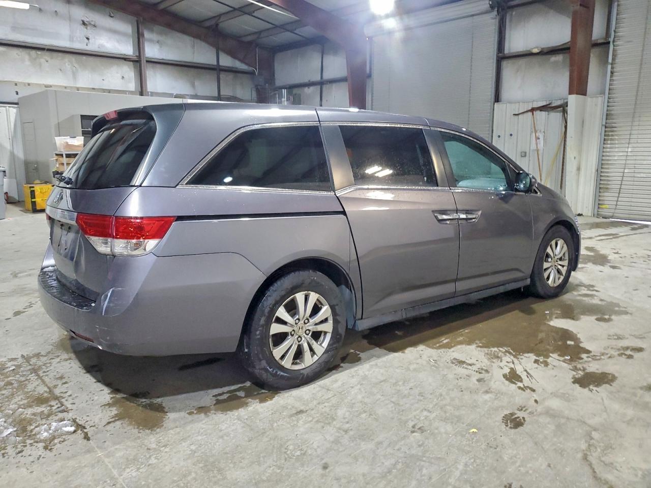 2015 Honda Odyssey Ex - Image 3