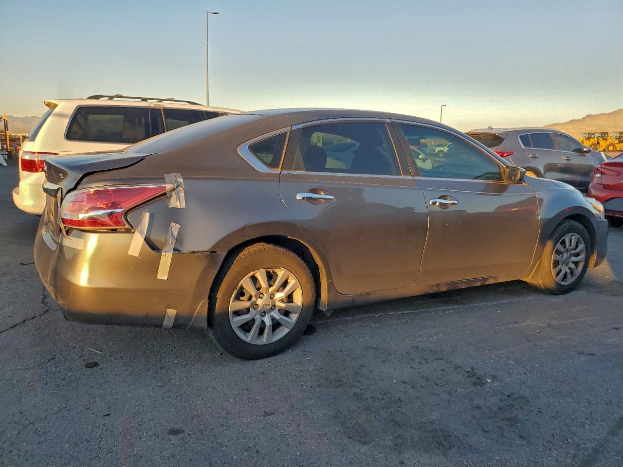 2015 Nissan Altima 2.5 - Image 3