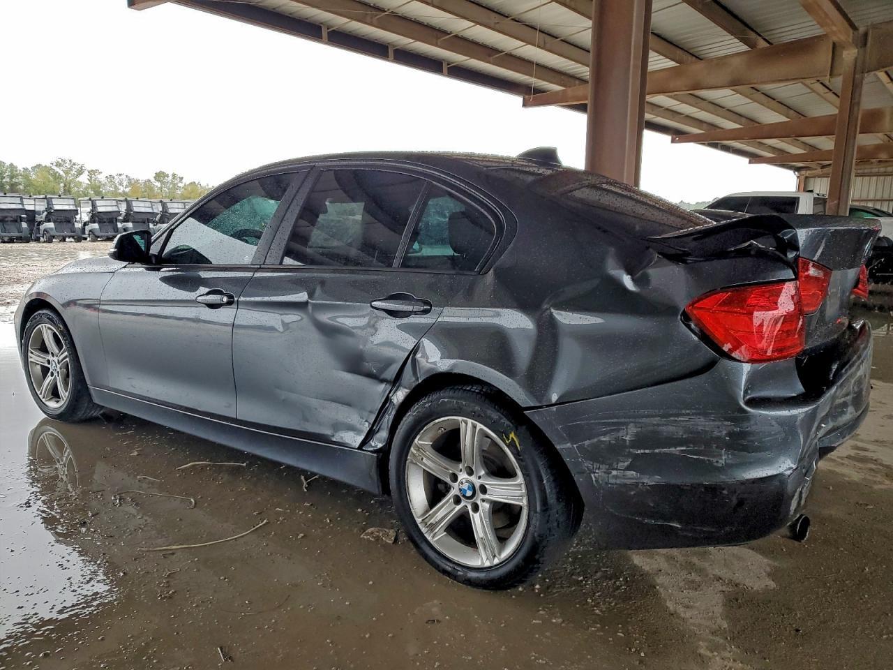 2015 BMW 320 I - Image 2