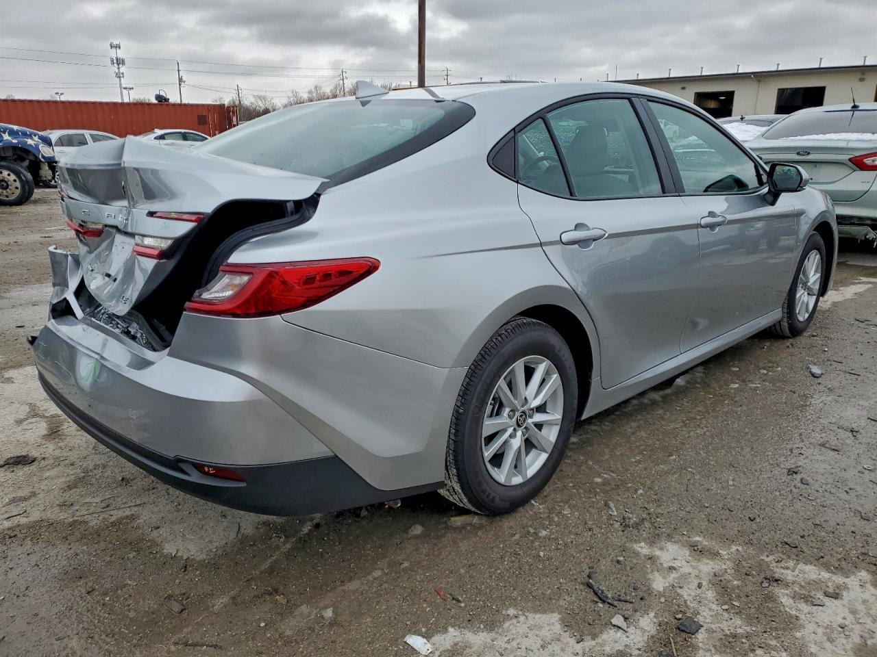 2026 Toyota Camry - Фото 3