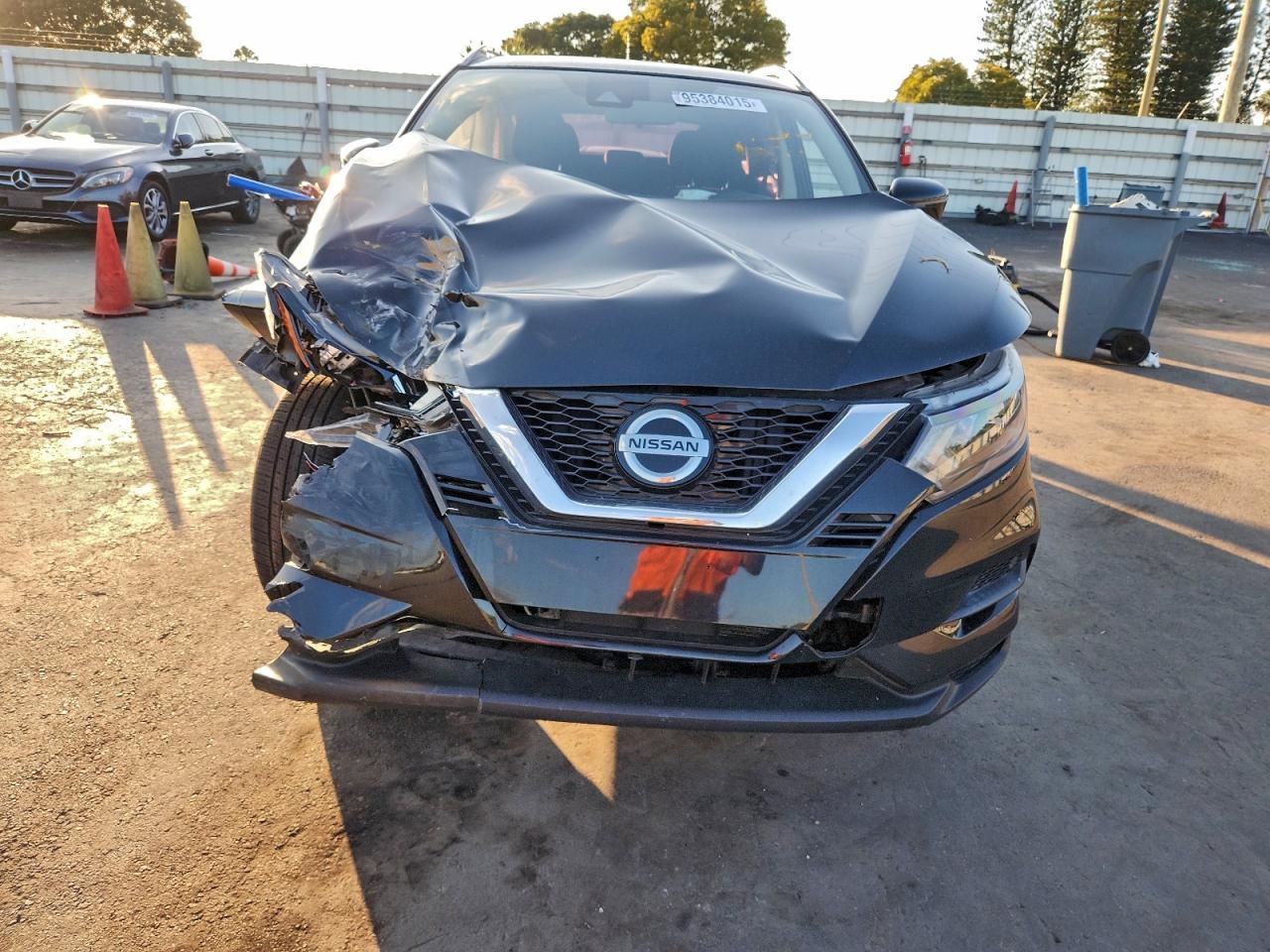 2020 Niss Rogue Sport - Image 5