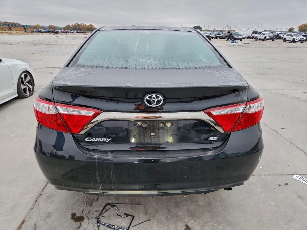 2016 Toyota Camry Se - Фото 6