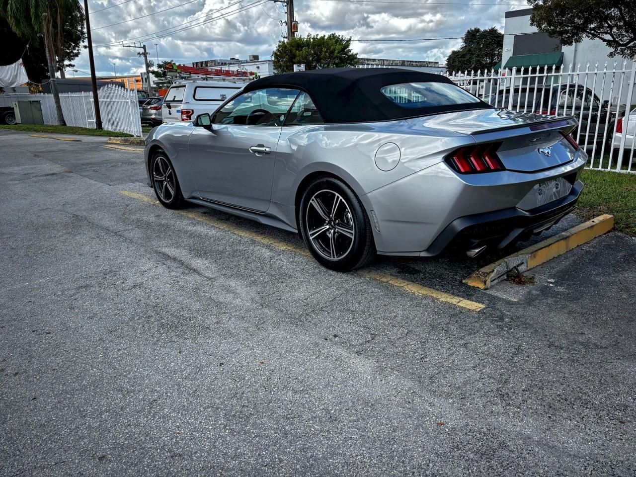 2025 Ford Mustang - Image 3