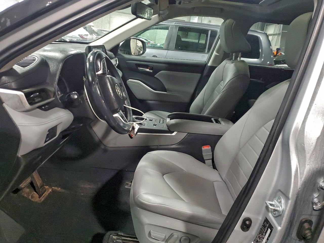 2022 Toyota Highlander Hybrid Xle - Image 7