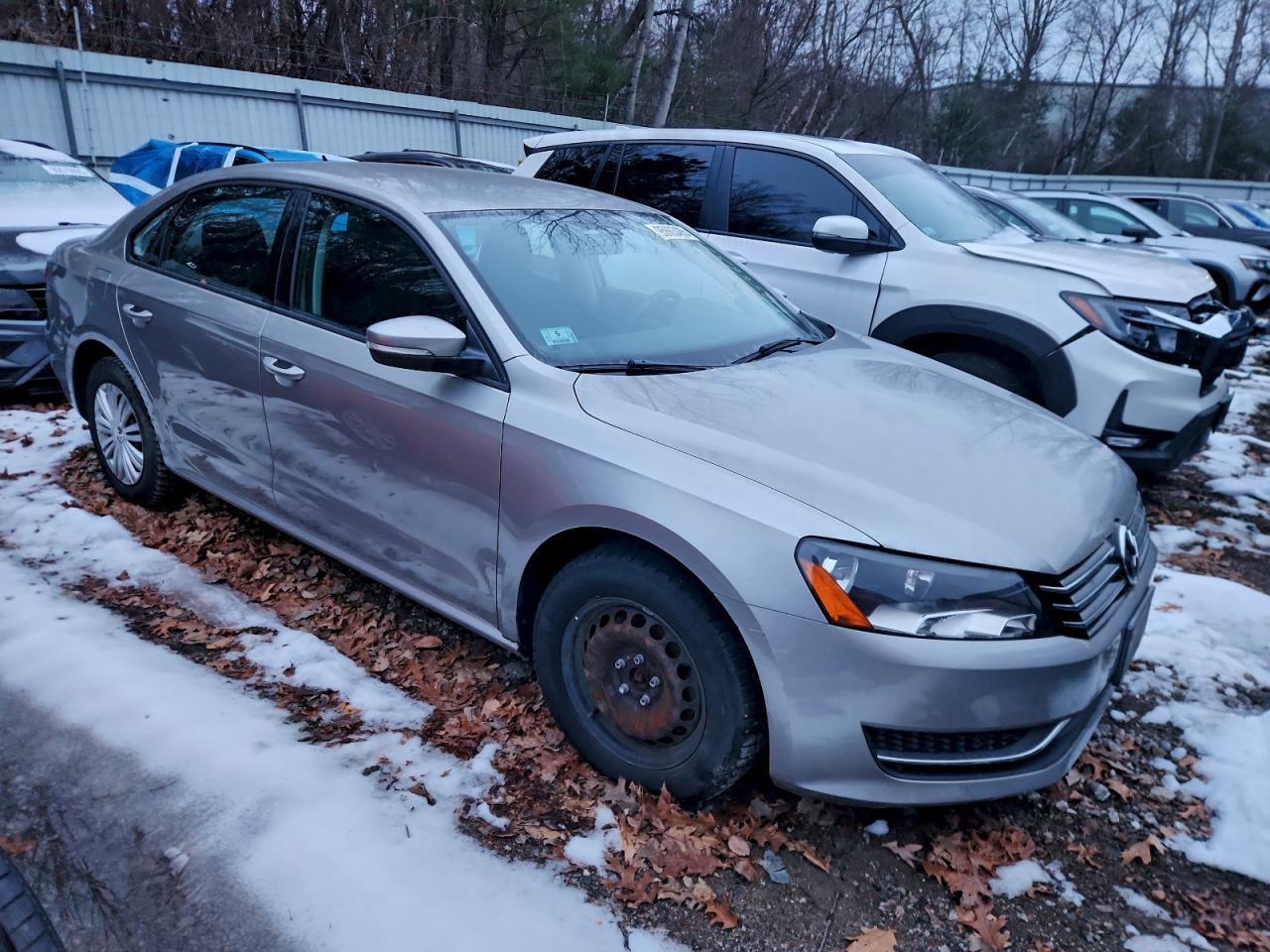 2014 Volkswagen Passat S - Image 4